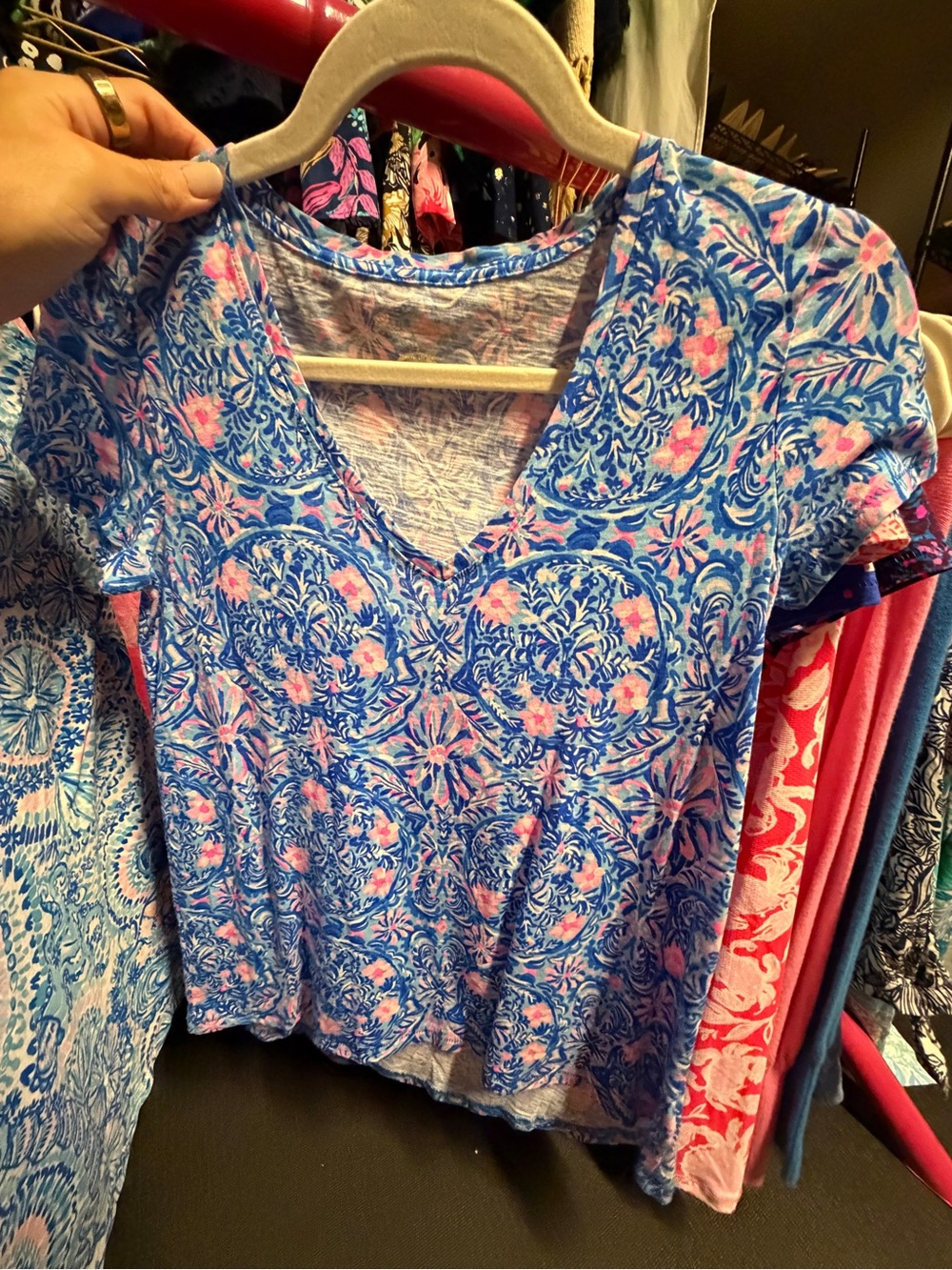 Bunch of Lilly Pulitzer Etta V-Neck Tops - XXS & XS - Picture 3 of 8